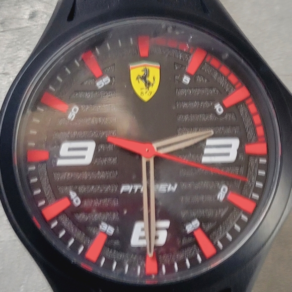 Ferrari watch - Picture 3 of 5
